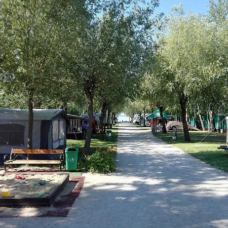 Eldorado Fogado Es Kemping Vonyarcvashegy Dış mekan fotoğraf
